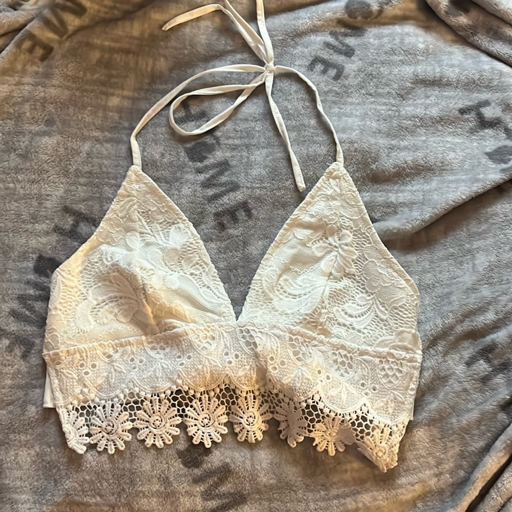 white shein crop top only wore once but it was too big